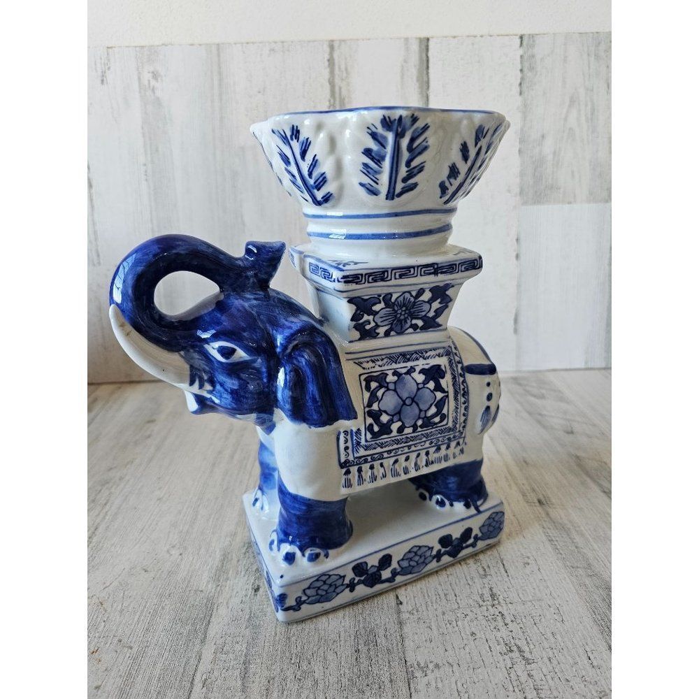 Canton collection twos company elephant vase bowl unique blue Delph statue figur